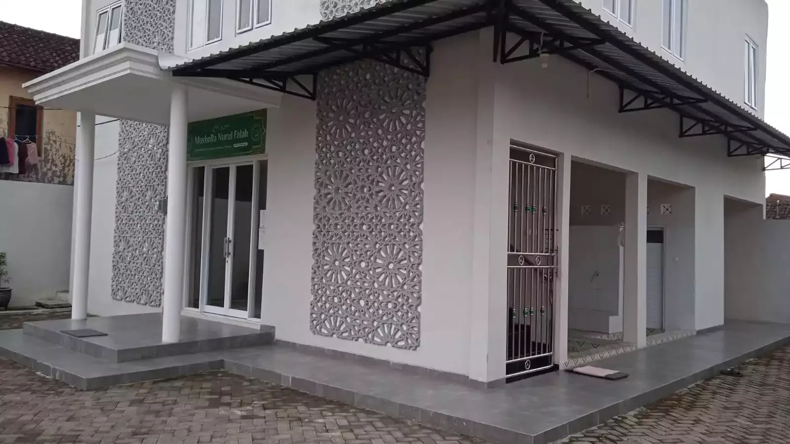 Gedung pesantren tampak samping