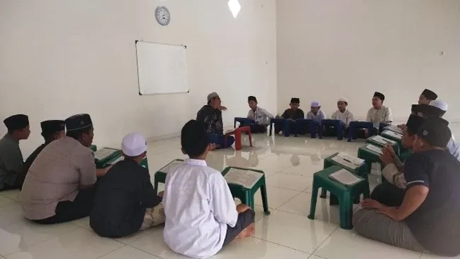 Halaqah tahfidz bersama ustadz